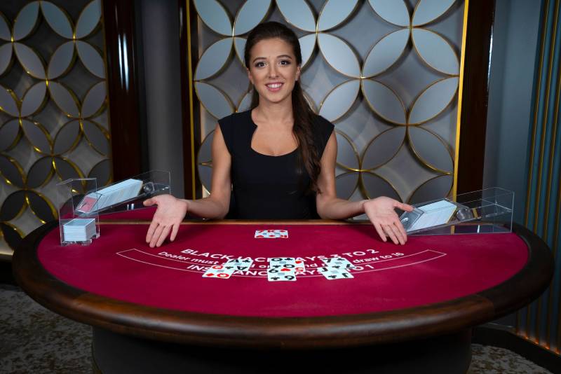Giao diện blackjack live tại F8BET có gì đặc biệt?